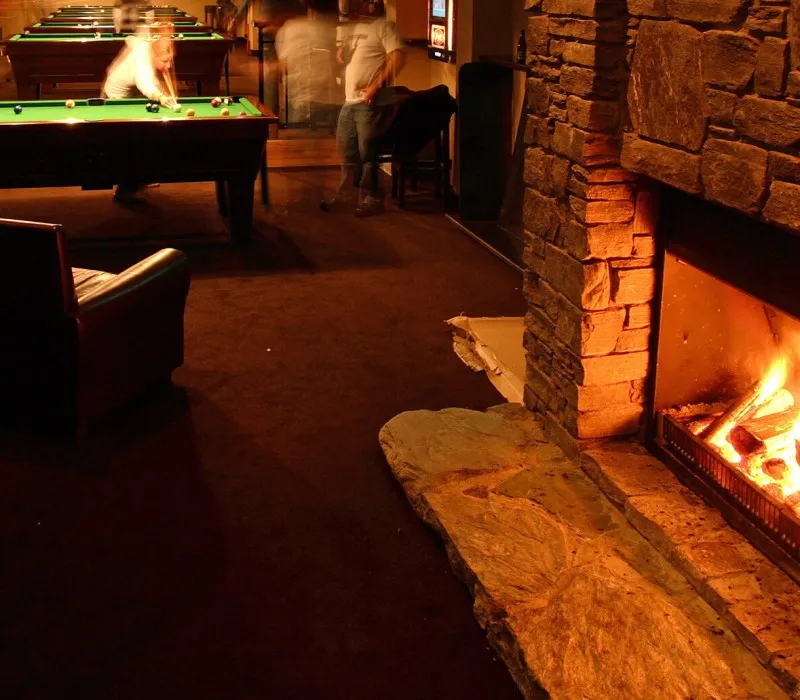 Harry's Pool Bar Happy Hour